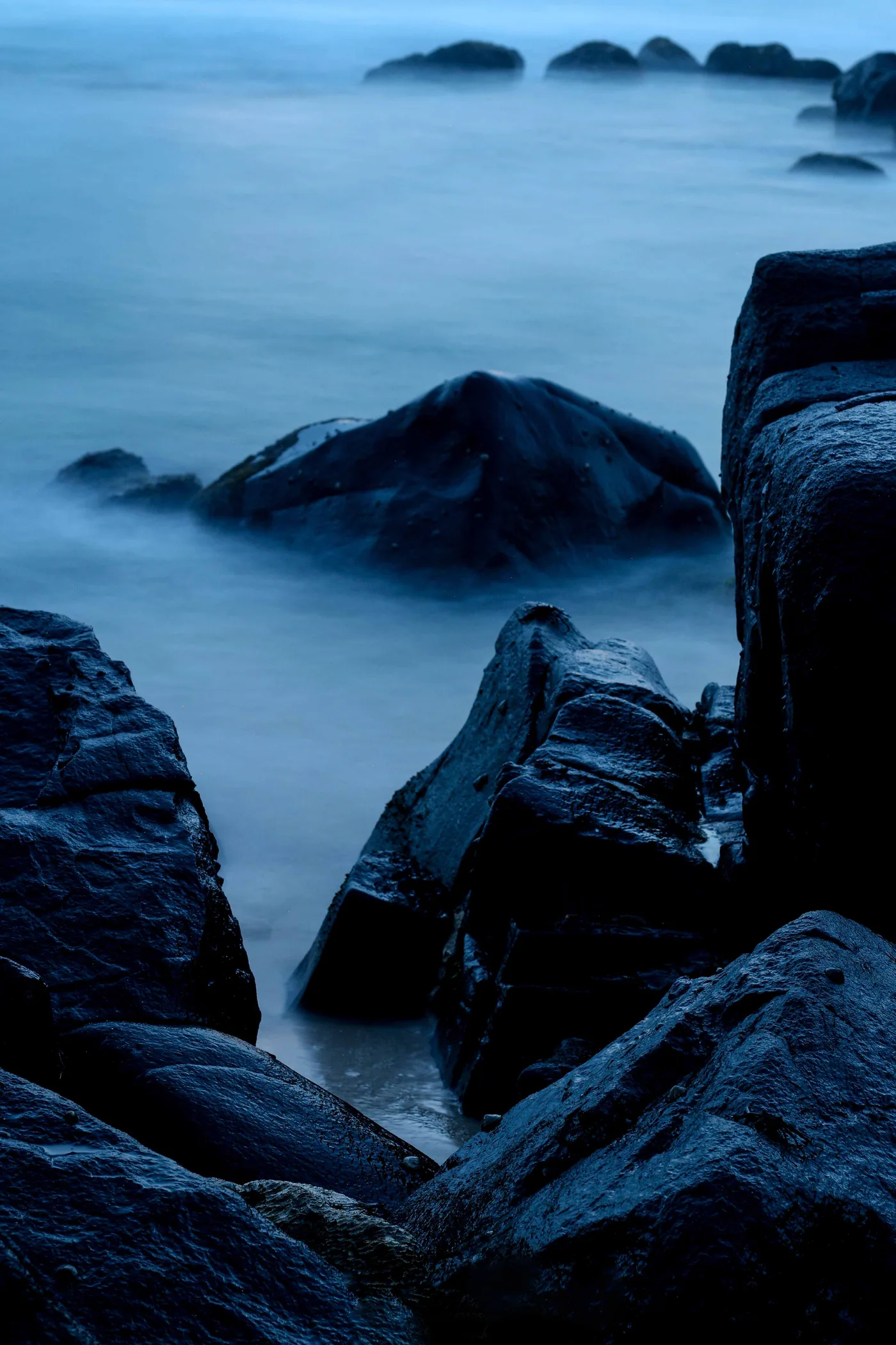 Rocky shoreline and waves at Madiha near Matara