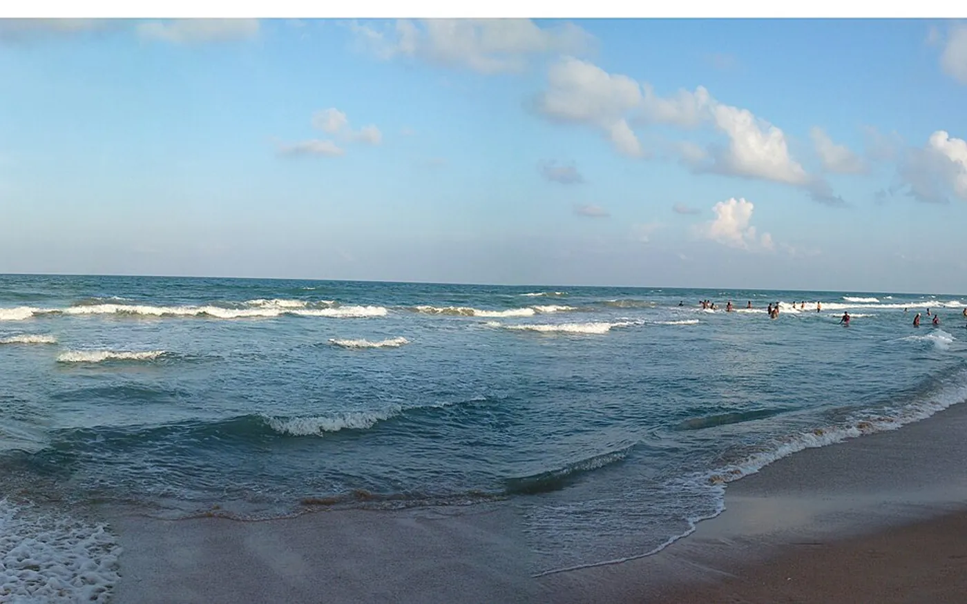 Pale sand and blue water at Nilaveli Beach near Trincomalee